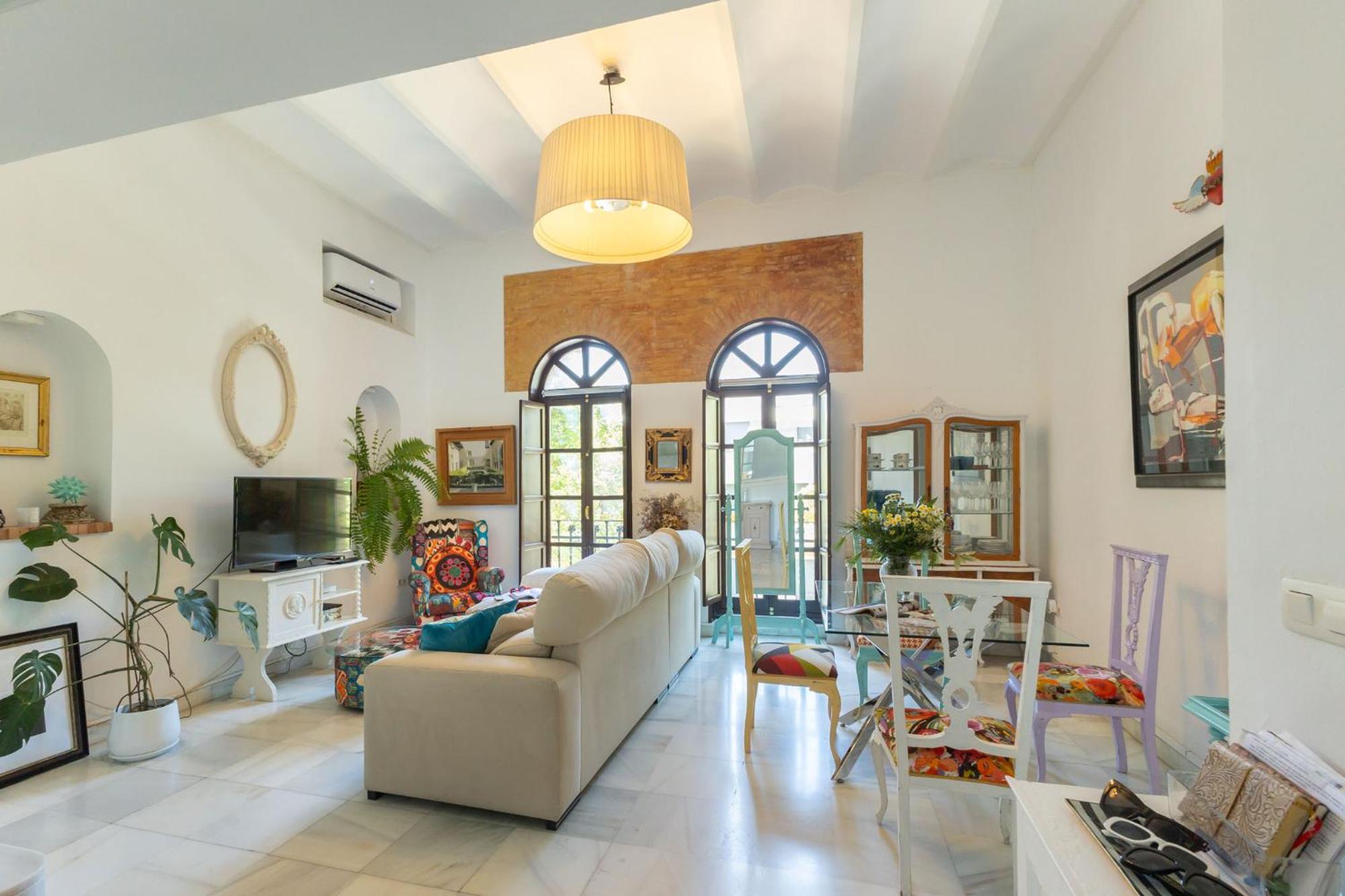 Charming 2 Bedroom Boutique Triplex Apartment With Private Terrace At Seville City Center By Ocityzen — Photos 2