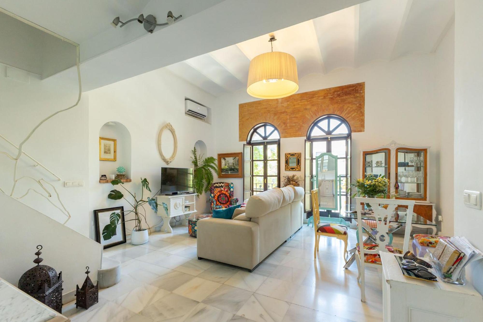 Charming 2 Bedroom Boutique Triplex Apartment With Private Terrace At Seville City Center By Ocityzen — Photos 1